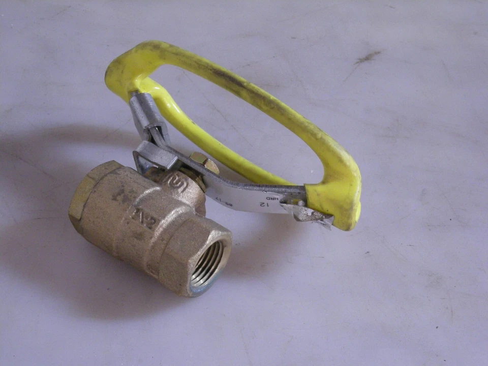 MILWAUKEE VALVE BA100SLOA 12 Ball Valve With Locking Oval Handle  Bronze 1/2" - Image 1 of 1