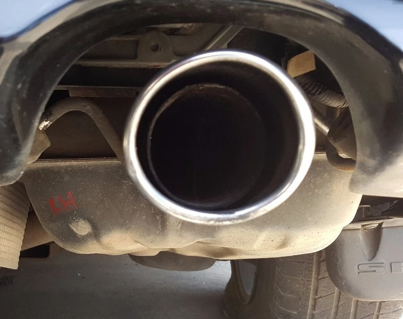 Silenciador del lado derecho del pasajero Cadillac SRX 2004 2005 2006 2007 2008 2009 Foto 1 de 1