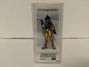 FiGPiN Overwatch: Tracer - Spilla da collezione con vetrina premium nuova - Foto 1 di 6