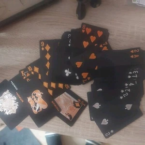 Pokerkarten Plastik Schwarz Goldfarbig - Foto 1 di 4