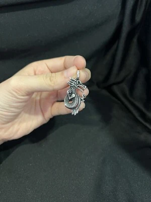 Colgante dragón vintage de plata de ley .925 para mujer y hombre Foto 1 de 4