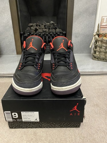 Taglia UK 8 Jordan 3 Cremisi