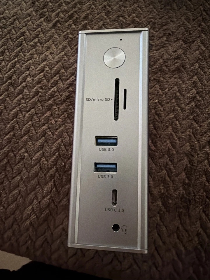 Tobenone Displaylink: ligeramente usado. Estación de Acoplamiento USB C 3Monitores 14 en 1 120W Foto 1 de 4