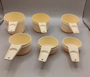 Tupperware Vintage Messbecher Creme Komplettset 6 Stück - Bild 1 von 15