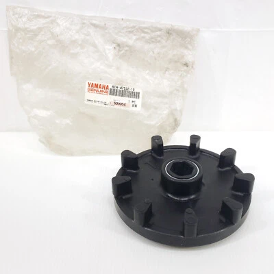 Genuine Yamaha VMAX 500 600 700 OEM Drive Sprocket Wheel 2 8CM-47532-10 New NOS - Image 1 of 4