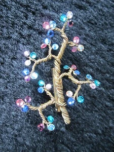 BEAUTIFUL VINTAGE TREE OF LIFE GOLD TONE METAL RHINESTONE BROOCH 2 3/4" - Picture 1 of 6
