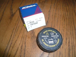 1995-04 Olds Bravada GMC Sonoma Radiator Cap 15 Max Pressure P/N 15075565 - NOS - Picture 1 of 2
