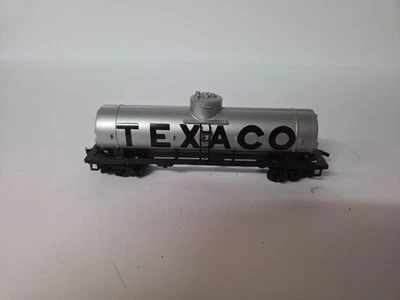 Life-Like #6305 HO Scale Texaco Single Dome Tank Car - Image 1 of 4