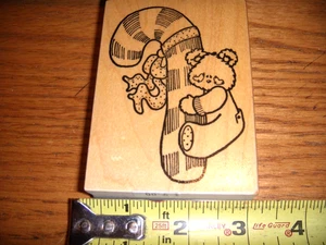 SELLO DARCIES OSO ESCALANDO UN BASTÓN DE CARAMELO NUEVO MADERA SELLOS DE GOMA - Imagen 1 de 1