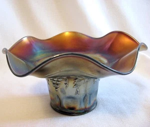 VIDRIO CARNAVAL Fenton Sombrero con Volantes Patrón de Vid de Uva Iridiscente - Imagen 1 de 8