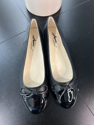 Annie Shoes  Black Ballet Flats with Bow – Women’s Size 6 - image 1 of 4