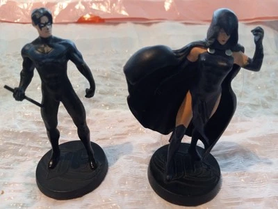 Figuras DC pintadas de metal, cuervo y ala nocturna Ala Nocturna, con números de serie Foto 1 de 4