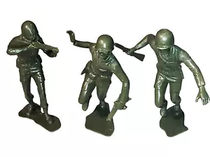 3 Vintage 5" Tall Green Plastic WWII US Army Infantry Soldiers - Picture 1 of 9