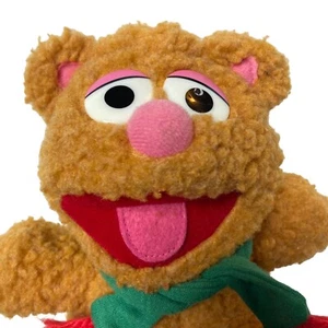 Vintage Baby Fozzie Bear Plush 8 inch Muppet Wearing Christmas Scarf Jim Henson - Imagen 1 de 9