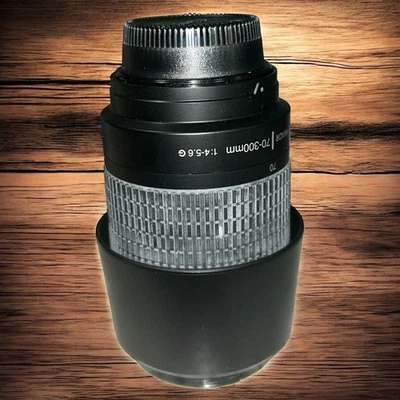 Nikon AF Zoom Nikkor 70-300mm f/4-5.6G Lens for Nikon DSLR Cameras Great Cond - Image 1 of 4