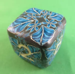 Jena's Handmade Backgammon Doppelwürfel 30 mm blau schwarz perlweiß Blatt #38 - Bild 1 von 11
