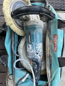 Makita 9227C 7" Polisher with Carrying case and pads - Picture 1 of 5