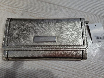 Cartera sin asas Nine West metálica dorada de cuero sintético granulado cierre a presión Foto 1 de 4
