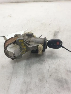 INTERRUPTOR DE ENCENDIDO TOYOTA COROLLA 14-19 CON LLAVE CONVENCIONAL Foto 1 de 4