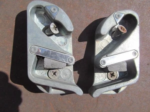 1953 1954 Chevy Bel Air & Pontiac door latch strikers - Bild 1 von 1