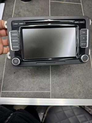 VW Radio mit Freisprecheinrichtung 3C8035195 Touran Sharan - Bild 1 von 4