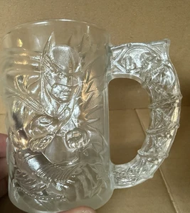 Vintage 1995 Batman Forever Batman Embossed Glass Mug McDonald's - Picture 1 of 5