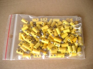 100 gebrauchte Stecker gelb für Modellbau - Bild 1 von 4
