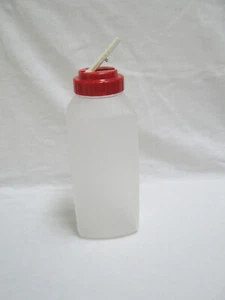 RUBBERMAID #2467 1 QT SIP & SAVE PITCHER BEVERAGE CONTAINER W/ FLIP STRAW LID - Picture 1 of 6