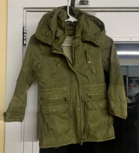 ZARA GIRLS CASUAL COLLECTION OUTERWEAR HOODIE JACKET SIZE 7/8 GREEN COLOR - Picture 1 of 4