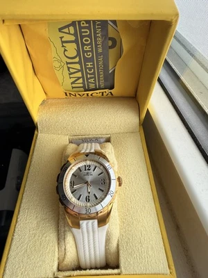 Reloj Invicta 17484 Angel Dos Tonos Bisel Blanco Correa Silicona Moda Mujer Foto 1 de 3