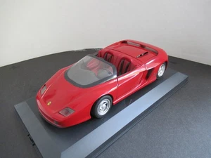 Modelo de coche 1:18 Revell Ferrari Mythos en vitrina - Imagen 1 de 4