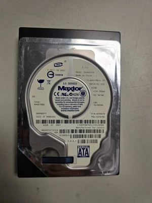 Maxtor DiamondMax 8S 40 GB SATA 150 7200 RPM 3.5" Hard Drive - Image 1 of 4