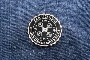 PLATEADO Color Grande Drone Accesorios Insignia Pin Licencia FAA UAS Control Remoto Piloto Pin - Imagen 1 de 4