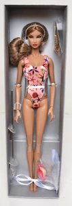 NATALIA FATALE BOMBSHELL BEACH 12,5" BAMBOLA VESTITA VERA BAMBOLA Fashion Royalty - Foto 1 di 2