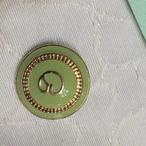 #112 St. John Gold & Light Green  SJ Logo Replacement Button 3/4” shank - Bild 1 von 2