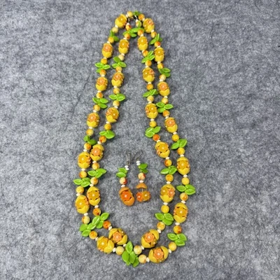 Conjunto de pendientes collar cuentas florales vintage de Hong Kong conjunto de disfraces de joyería de plástico Foto 1 de 4