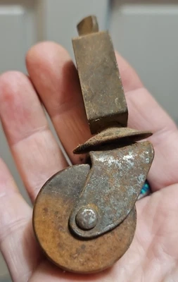 CASTER WHEEL - Wooden, just one, Cabinet Dresser Table Chair Salvage VTG ANTIQUE - Изображение 1 из 4