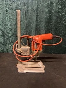 Taladro con cable vintage Black Decker 3/8” y soporte de prensa JCPenny 5661 - Excelente - Imagen 1 de 9