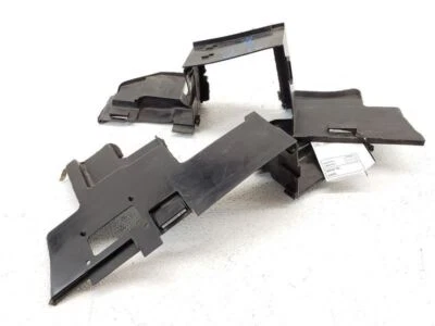 07-15 Infiniti G25 G35 G37 Q40 Sedán Par de sellos de guía de aire lateral OEM 92184-1NF0A Foto 1 de 4