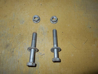 96 97 Geo Prizm Pernos de montaje del cuerpo del acelerador - Juego de arandelas y tuercas Foto 1 de 4