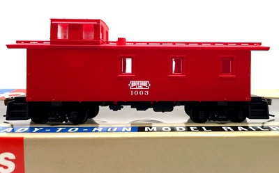 HO WALTHERS 932-7512 30' WOOD CABOOSE (3 WINDOW OFFSET CUPOLA) NORTH SHORE LINE - Image 1 of 2