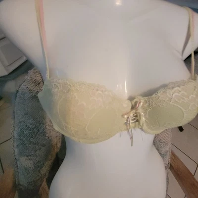 Sujetador ajustable con aros acolchado de encaje lima Xhilaration 36B para mujer  Foto 1 de 4