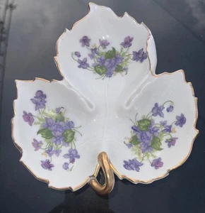 Porcelain MAPLE LEAF Trinket Candy Dish Purple Violet Floral Gold Japan 1940-50s - Picture 1 of 9