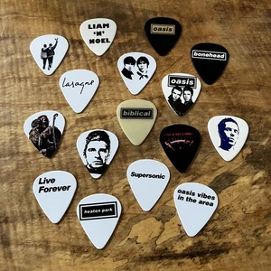 Oasis Live25 tribute plectrum Set X16 Picks By Casual Guitar Picks - Picture 1 of 1