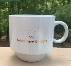 Taza de café de cerámica esmaltada verde menta "Rainy Days & Coffee" Fringe Studio 12 oz - Imagen 1 de 5