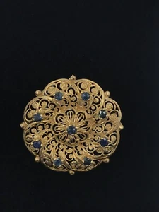 Broche antiguo victoriano de filigrana zafiro azul zafiro oro amarillo 14K - Imagen 1 de 3