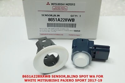 8651A228WB SENSOR PUNTO CIEGO PARA ESQUINA IZQUIERDA MITSUBISHI PAJERO SPORT 2017-19 BLANCO Foto 1 de 4