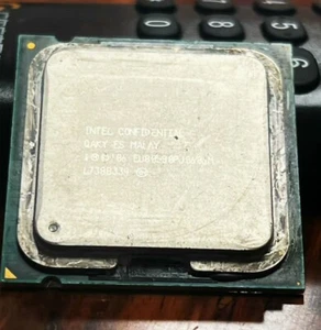 Intel CONFIDENTIAL QAKY ES CPU - Afbeelding 1 van 1