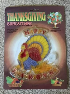 Neu in Verpackung Thanksgiving Kunststoff Sonnenfänger "HAPPY THANKSGIVING" Truthahn 6 1/2" x 7 1/2" - Bild 1 von 6
