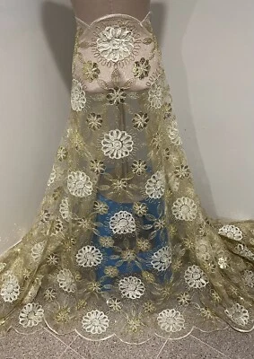 "Tela de encaje bordada con lentejuelas ORO MARFIL 50"" ancho vendida por yarda" Foto 1 de 4